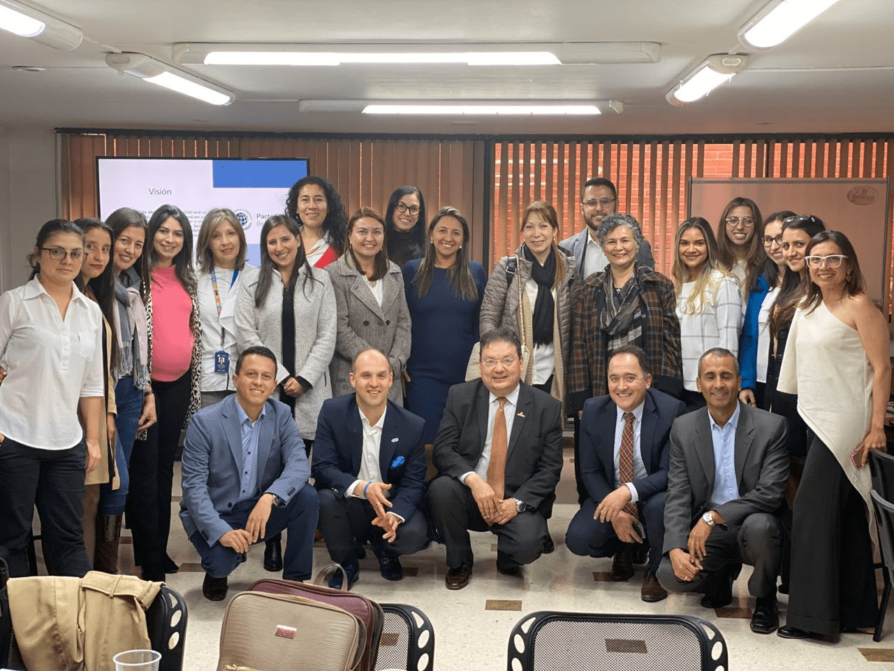 En la Foto: representantes de Organizaciones y empresas adheridas con el equipo de Pacto Global Red Colombia.