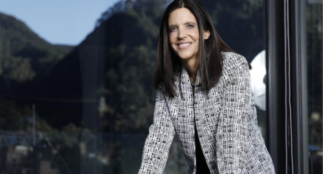 cropped sylvia escovar terpel gr 1 3 30e81