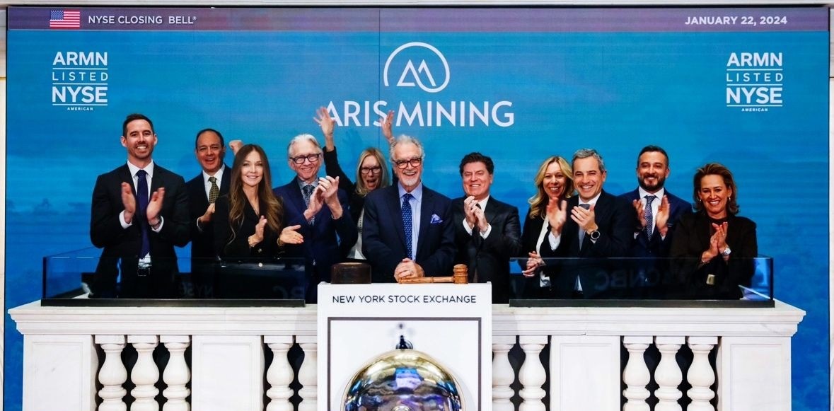 Aris Mining toca la campana de Nueva York 1 0b38d