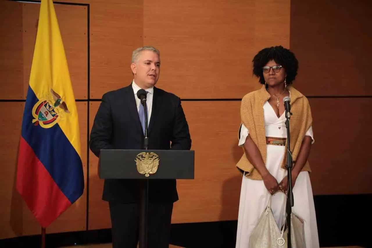 Mabel Torres y el presidente Duque al momento de la presentación de la nueva ministra